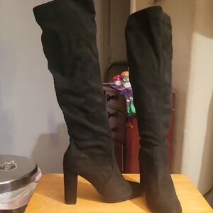 Elegant Black Knee-High Women's Boots